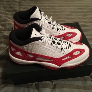 Jordan 11 Retro Low